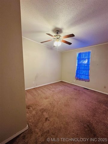 11515 Leavenworth Trail, Mead, OK 73449