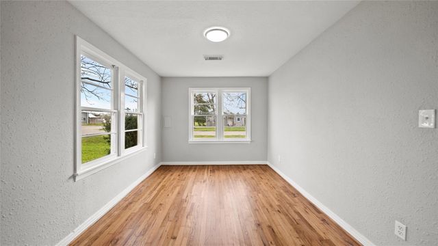 234 E Texas Street, Brazoria, TX 77422