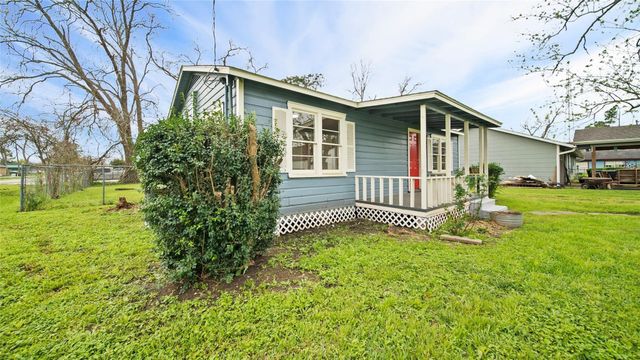 234 E Texas Street, Brazoria, TX 77422