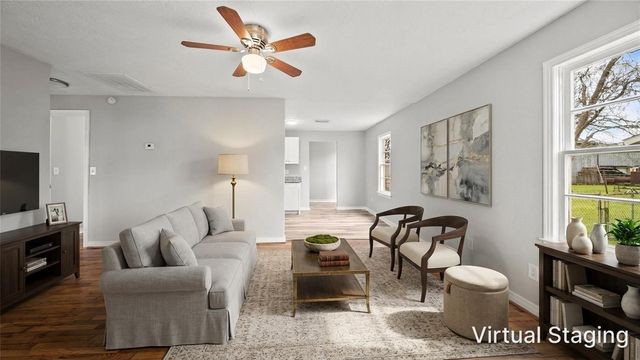 234 E Texas Street, Brazoria, TX 77422