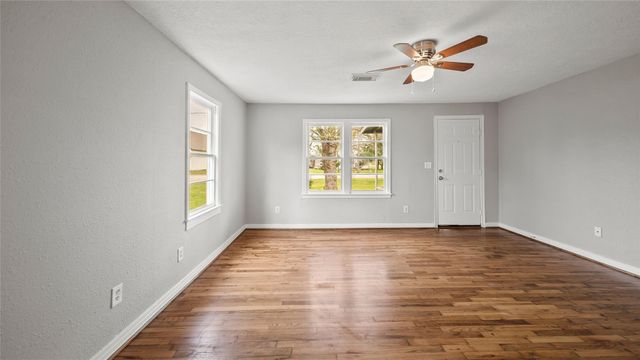 234 E Texas Street, Brazoria, TX 77422