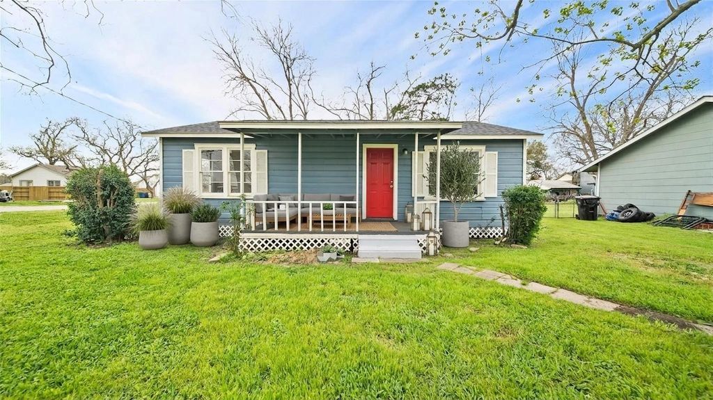 234 E Texas Street, Brazoria, TX 77422