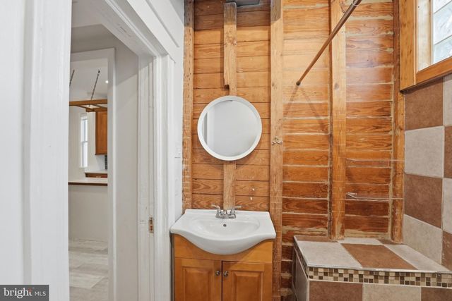 1310 EMERSON ST NW, Washington, DC 20011