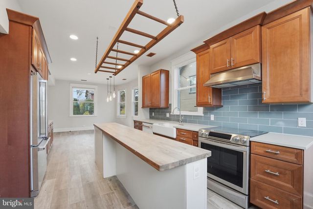 1310 EMERSON ST NW, Washington, DC 20011