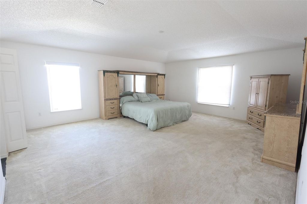 Image 25 of property listing at 2516 COURTLAND BOULEVARD, Deltona, FL 32738