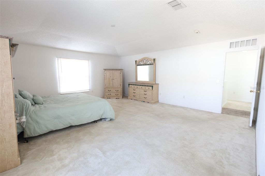 Image 26 of property listing at 2516 COURTLAND BOULEVARD, Deltona, FL 32738