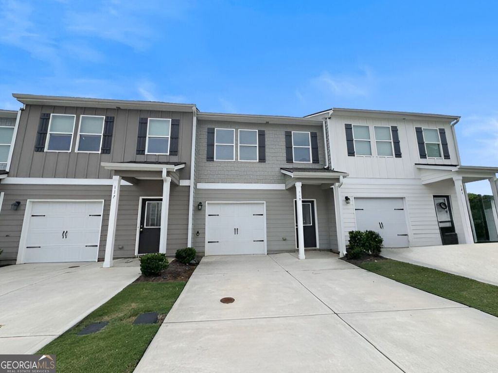 119 Village Green Drive, Adairsville, GA 30103