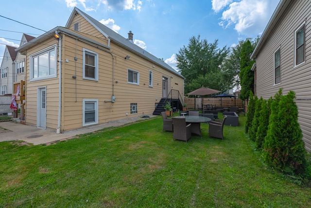 3122 W 39th Place, Chicago, IL 60632