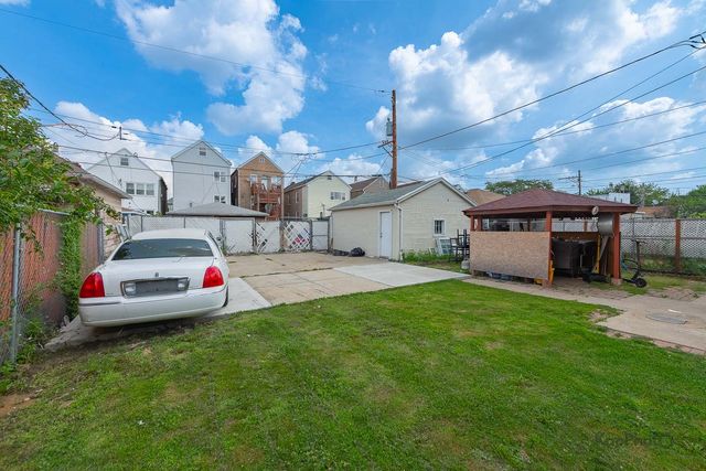 3122 W 39th Place, Chicago, IL 60632