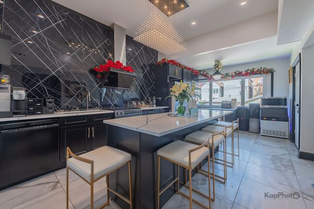 3122 W 39th Place, Chicago, IL 60632