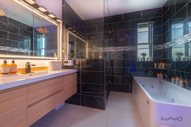 3122 W 39th Place, Chicago, IL 60632