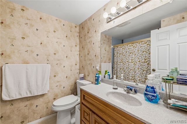 100 West Bihrwood Drive, West Seneca, NY 14224