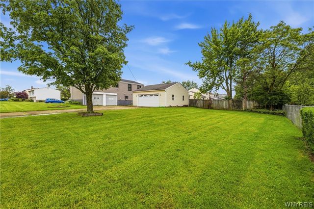 100 West Bihrwood Drive, West Seneca, NY 14224