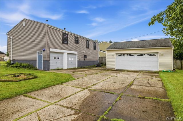 100 West Bihrwood Drive, West Seneca, NY 14224
