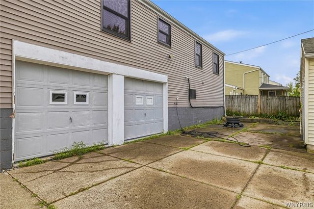 100 West Bihrwood Drive, West Seneca, NY 14224
