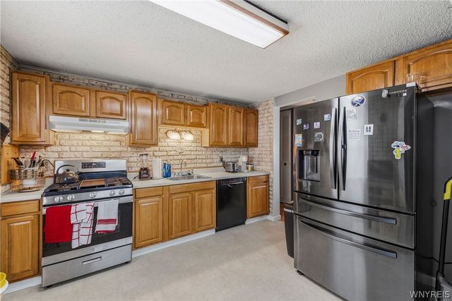 100 West Bihrwood Drive, West Seneca, NY 14224