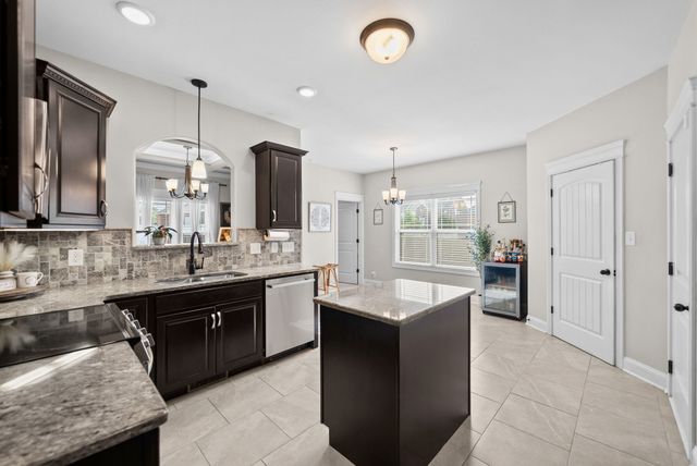 295 Castleton Ct, Clarksville, TN 37043