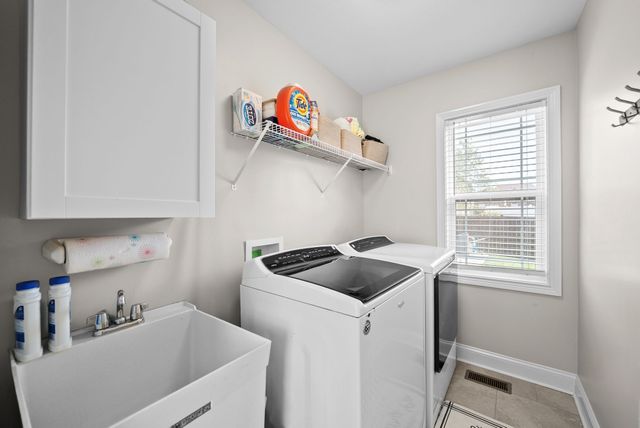 295 Castleton Ct, Clarksville, TN 37043