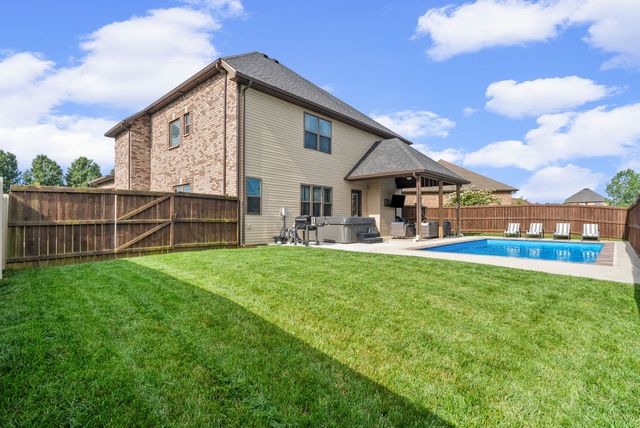 295 Castleton Ct, Clarksville, TN 37043