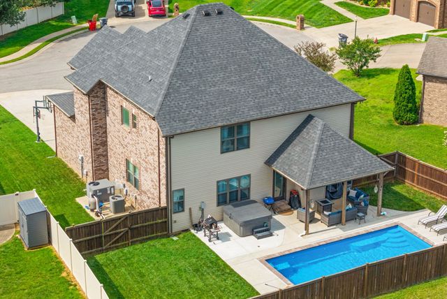 295 Castleton Ct, Clarksville, TN 37043