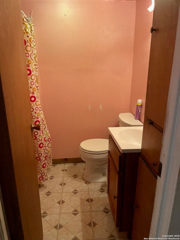 3111 Hicks, San Antonio, TX 78210