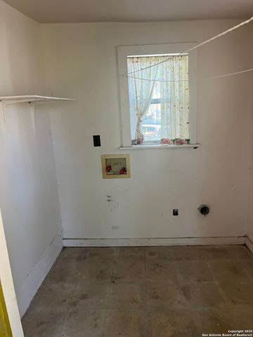 3111 Hicks, San Antonio, TX 78210