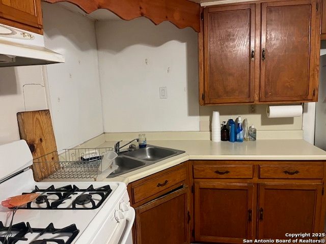 3111 Hicks, San Antonio, TX 78210