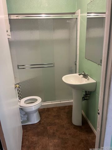 3111 Hicks, San Antonio, TX 78210