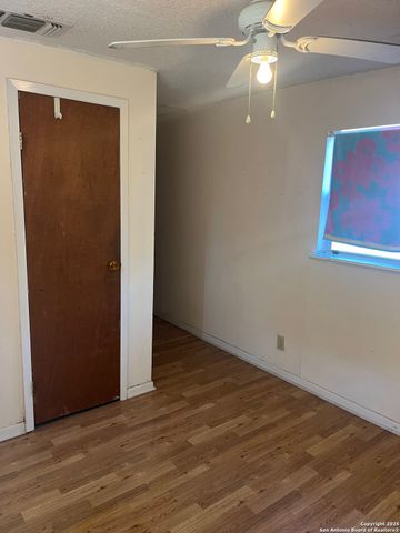 3111 Hicks, San Antonio, TX 78210