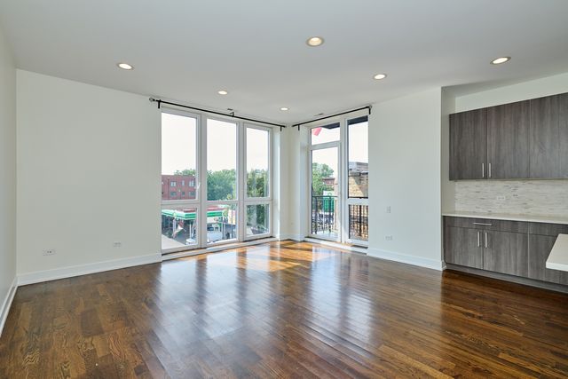 5139 N BROADWAY Street 302, Chicago, IL 60640