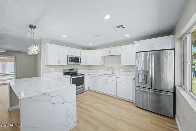 3416 W MCLELLAN Boulevard, Phoenix, AZ 85017