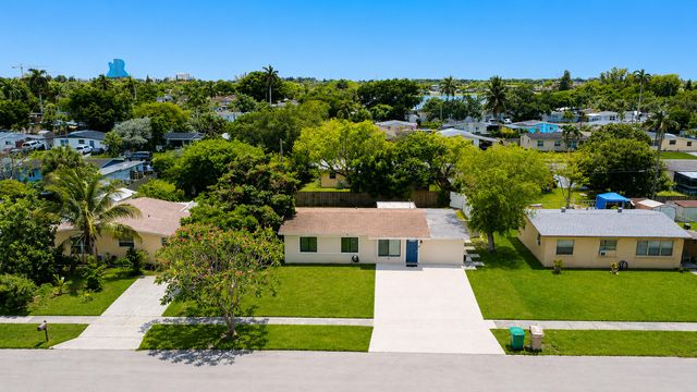 5700 SW 37th Court, Davie, FL 33314