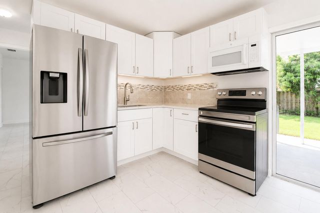 5700 SW 37th Court, Davie, FL 33314