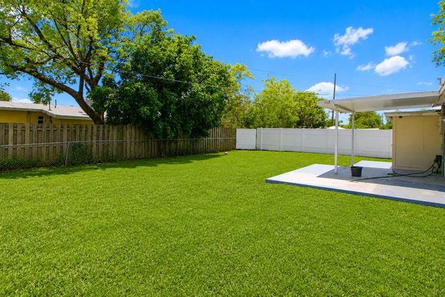 5700 SW 37th Court, Davie, FL 33314