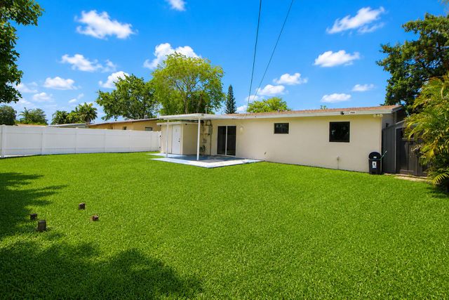 5700 SW 37th Court, Davie, FL 33314