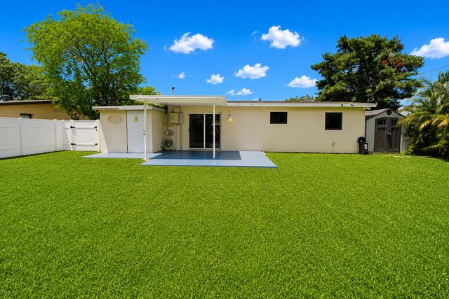 5700 SW 37th Court, Davie, FL 33314