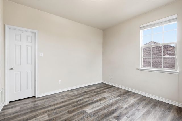 207 Moonlight Drive, Euless, TX 76039