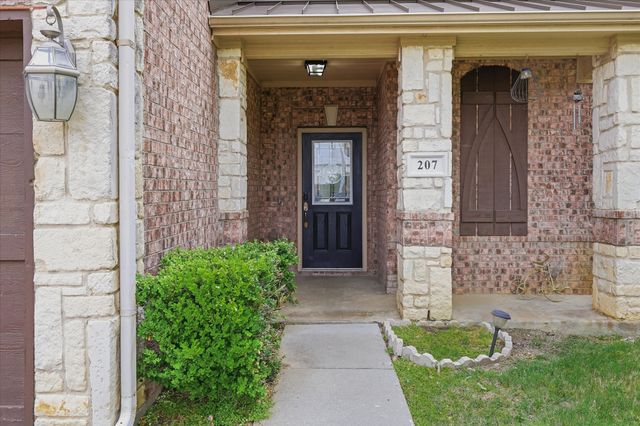 207 Moonlight Drive, Euless, TX 76039