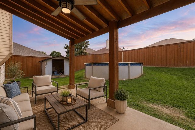 207 Moonlight Drive, Euless, TX 76039
