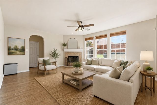 207 Moonlight Drive, Euless, TX 76039