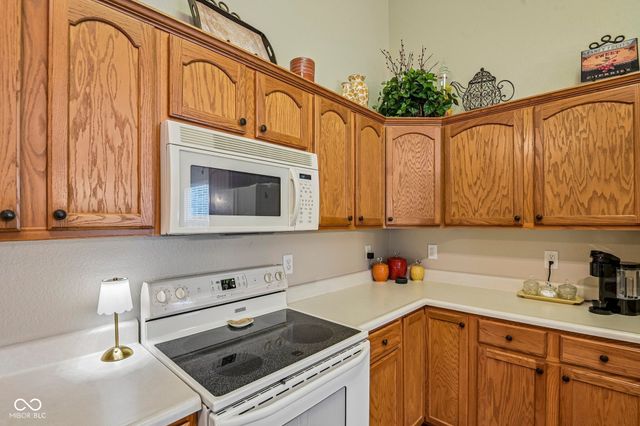 6912 Trophy Lane, Noblesville, IN 46062