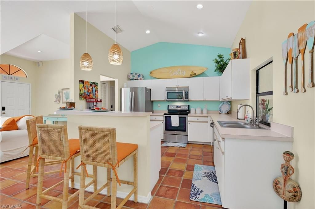 Image 12 of property listing at 2123 SW 49th TER, Cape Coral, FL 33914