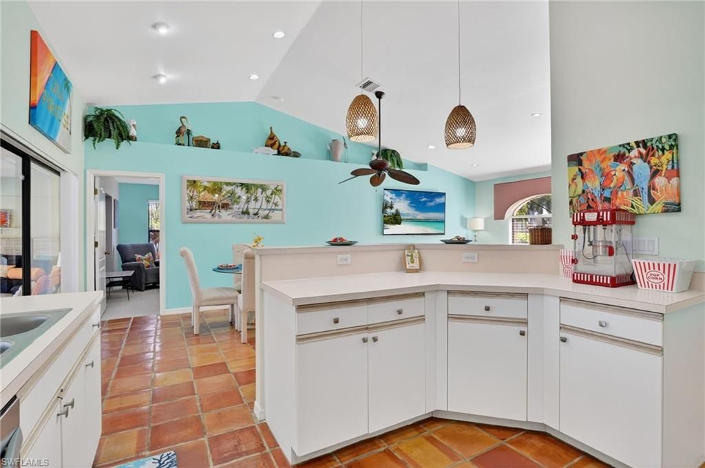 Image 14 of property listing at 2123 SW 49th TER, Cape Coral, FL 33914