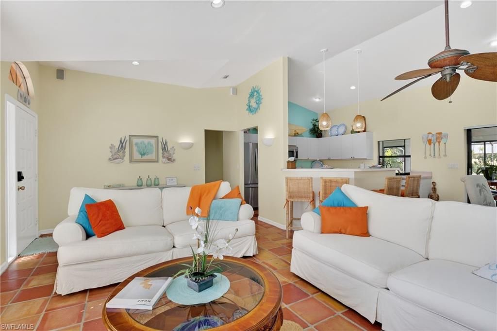 Image 7 of property listing at 2123 SW 49th TER, Cape Coral, FL 33914