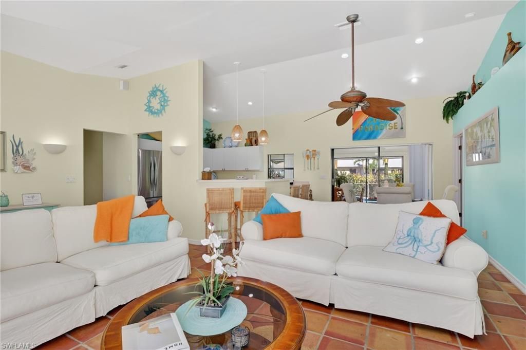 Image 8 of property listing at 2123 SW 49th TER, Cape Coral, FL 33914