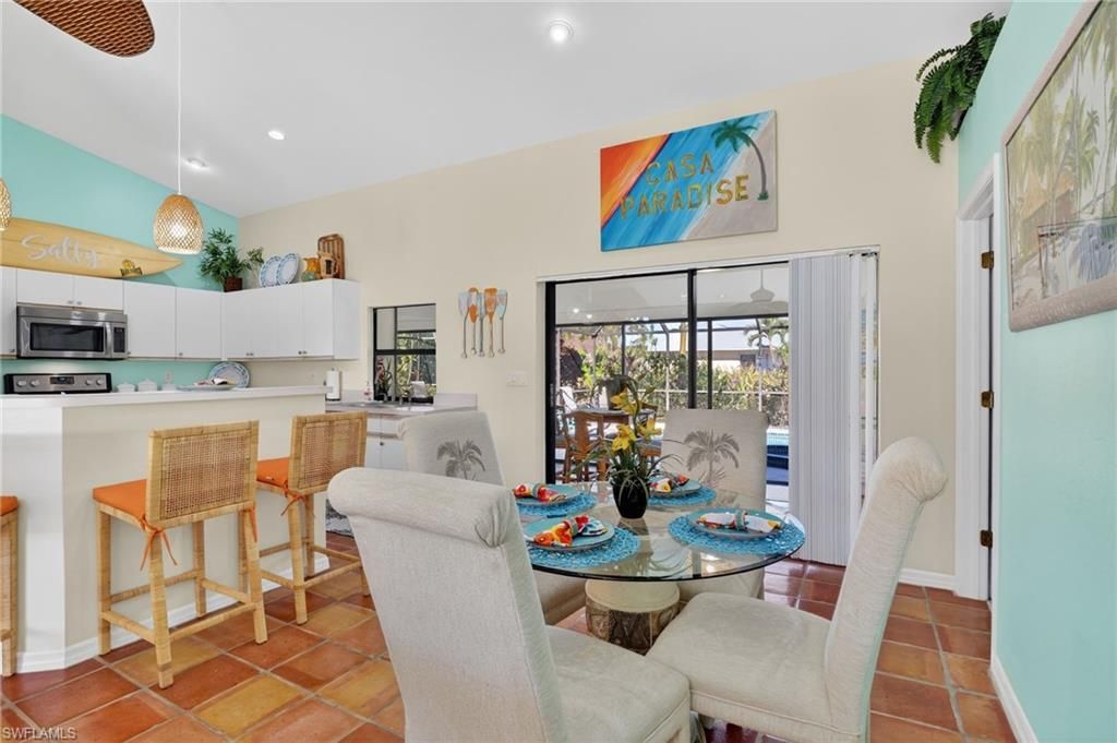 Image 9 of property listing at 2123 SW 49th TER, Cape Coral, FL 33914