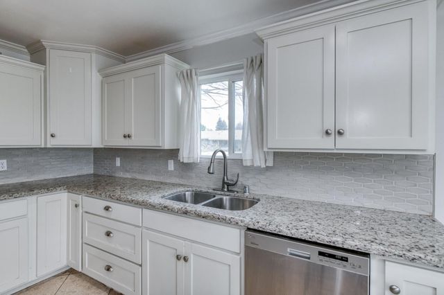 1175 N Frankwood Avenue, Reedley, CA 93654