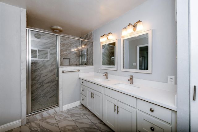 1175 N Frankwood Avenue, Reedley, CA 93654