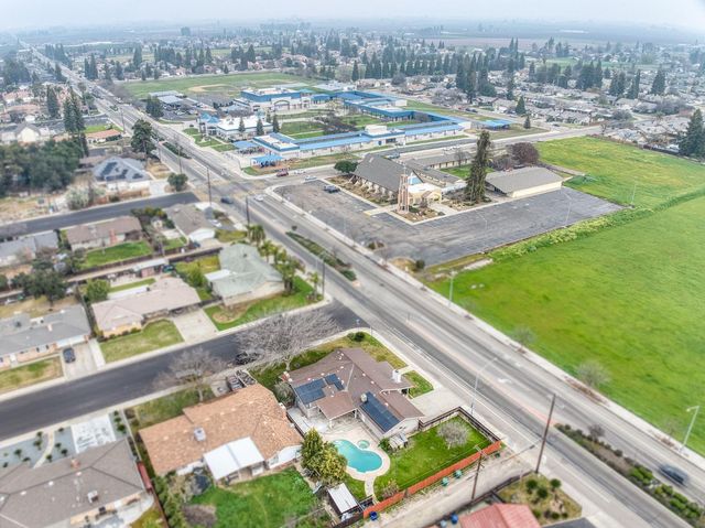 1175 N Frankwood Avenue, Reedley, CA 93654