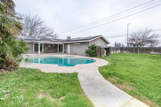 1175 N Frankwood Avenue, Reedley, CA 93654